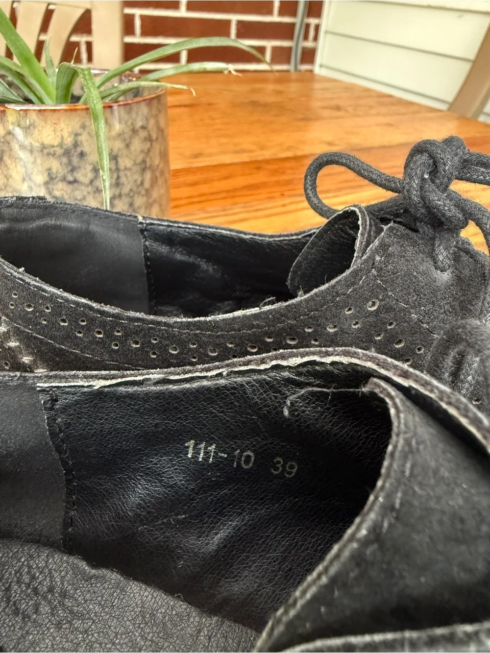 Black Suede Lace Up Rubber Sole Oxford Shoes size 39 / 24.5 centimeters